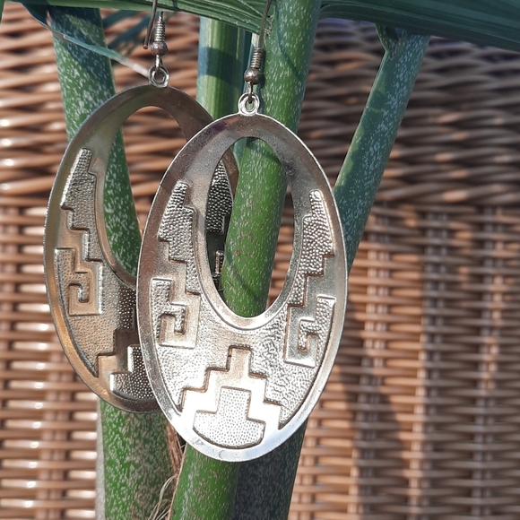 Large earrings - Picture 2 of 2